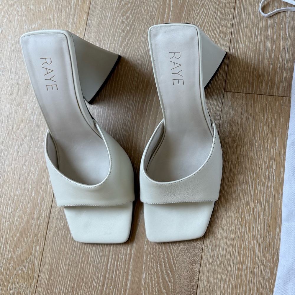 Rate Zaniyah Heel White Block Sandal